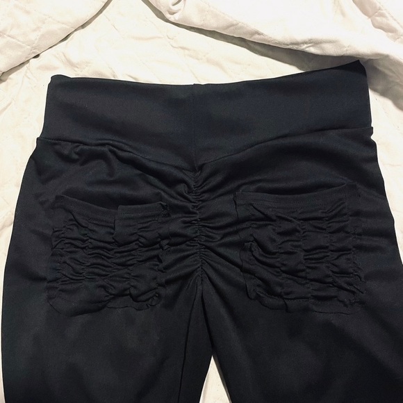 Cute Booty Lounge Style Ruched Back/Butt Pocket Leggings - Picture 3 of 3